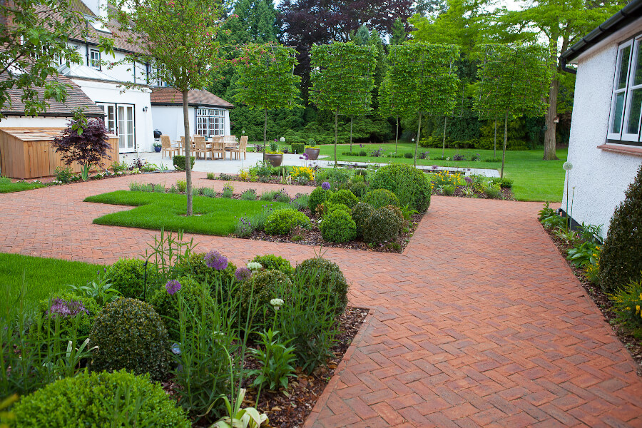 how-and-where-to-use-hard-landscaping-03