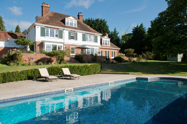 House and Pool spring garden inspiration for hedgerows