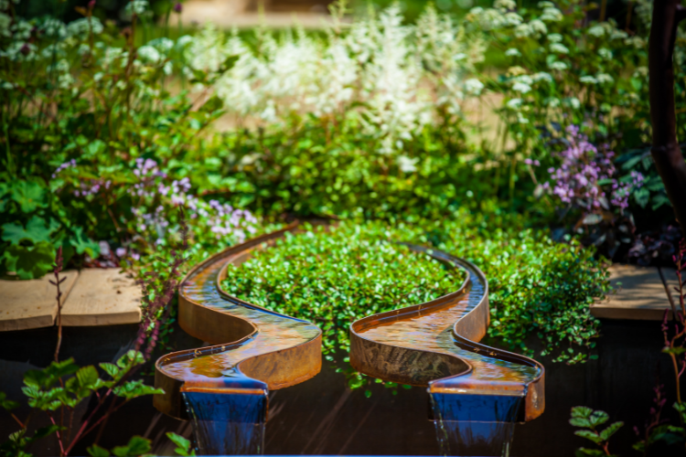 spring garden inspiration for hedgerows