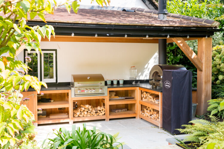 outdoor kitchen