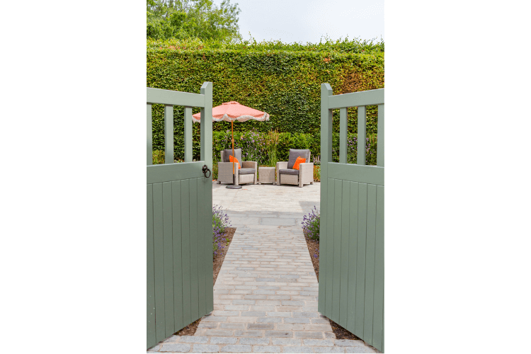 traditional gates